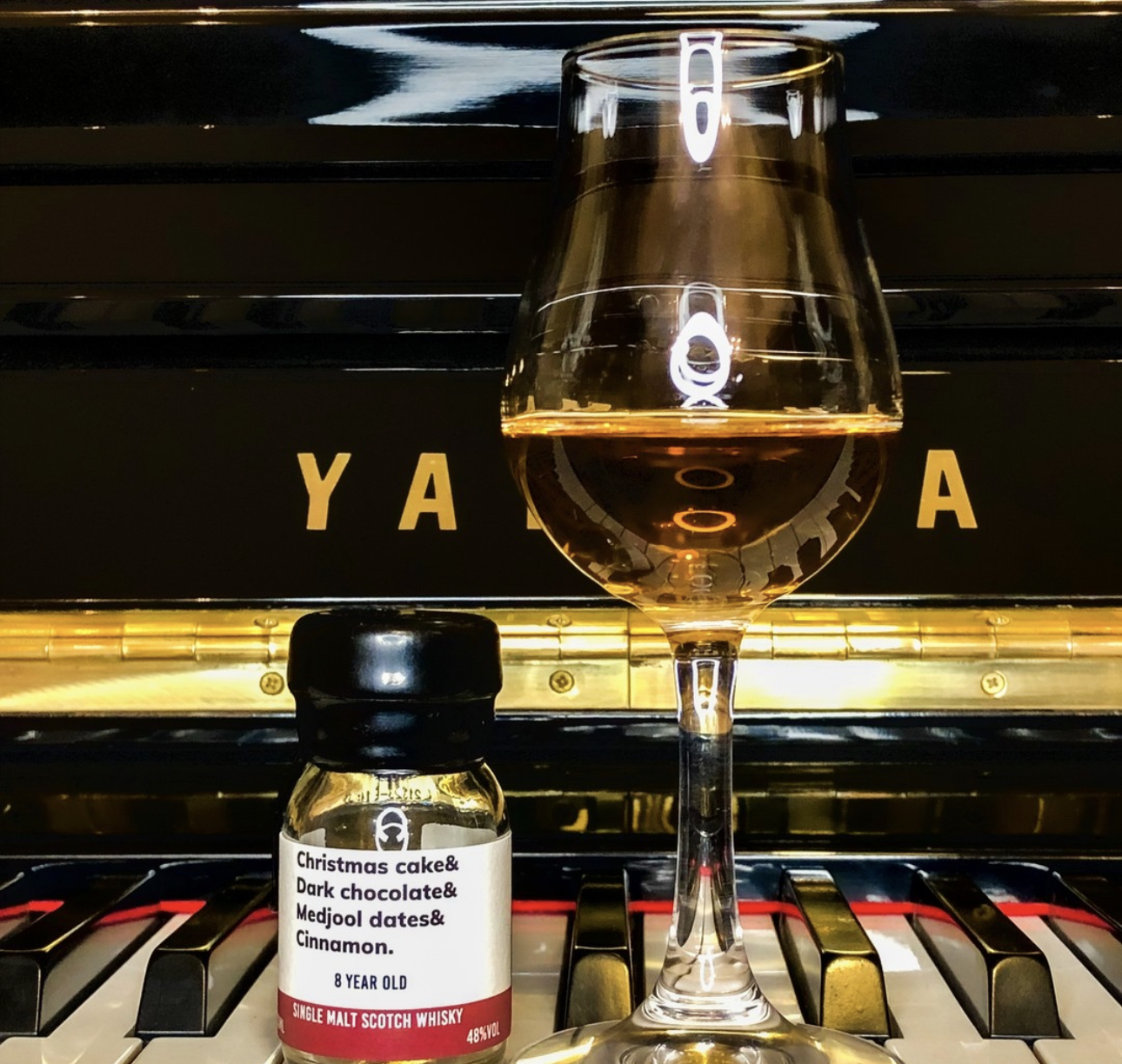 Christmas Cake & Dark Chocolate & Medjool Dates & Cinnamon 8 Year Old 48% abv