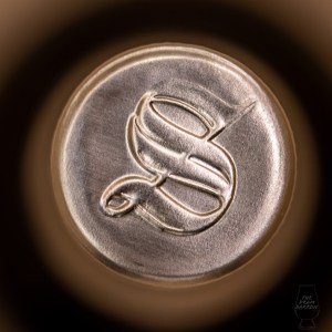 Signatory bottle top